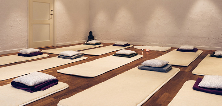 Kursstarter 28 okt - 3 nov på YogaMana Östermalm i Lugn Yoga
